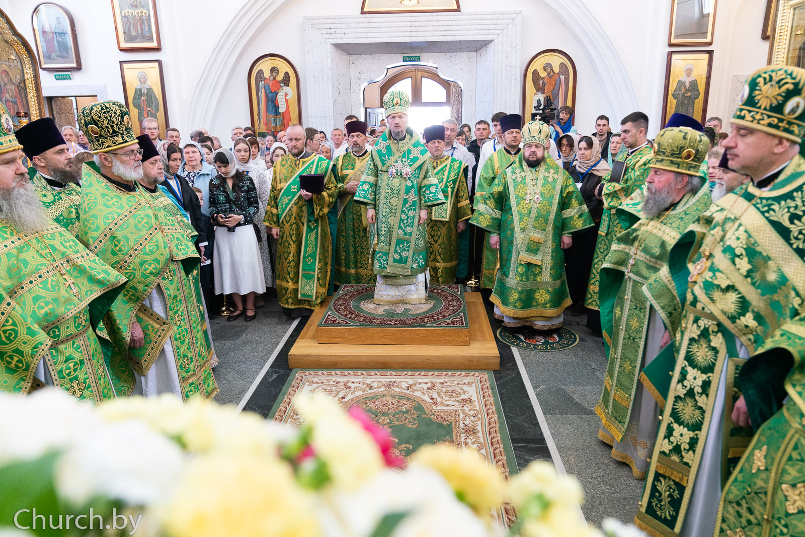 В праздник Святого Духа епископ Авксентий сослужил Патриаршему Экзарху в Свято-Духовом кафедральном соборе города Минска